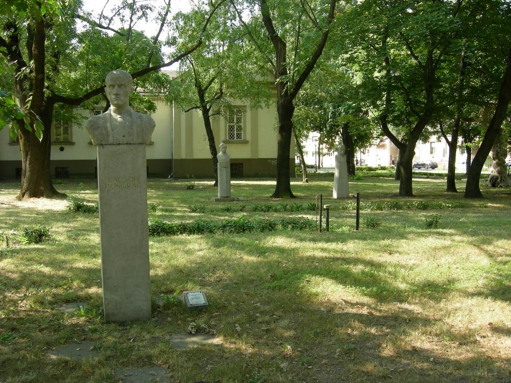 Hary Hotel Kecskemét Eksteriør billede