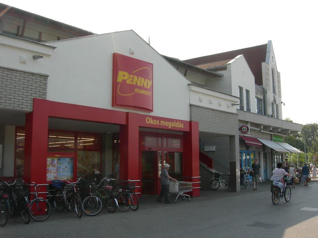 Hary Hotel Kecskemét Eksteriør billede