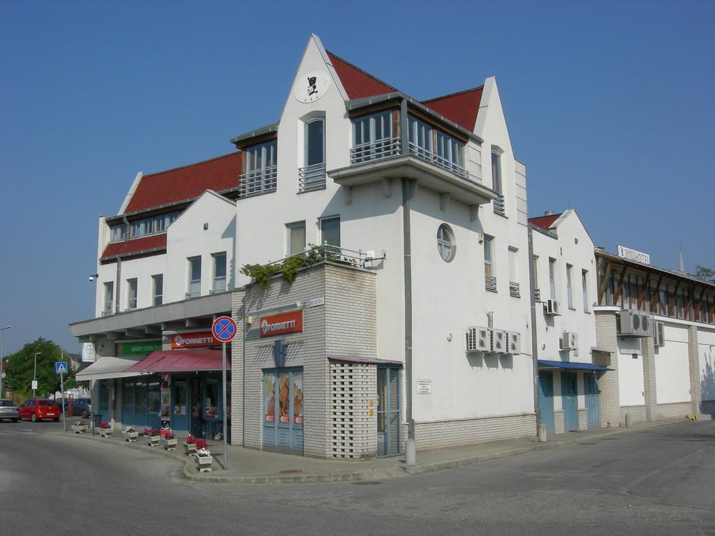 Hary Hotel Kecskemét Eksteriør billede